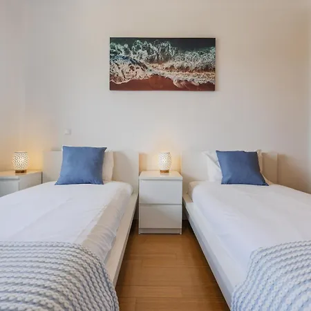 2 Bedroom Relax In By Innkeeper