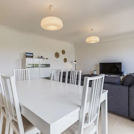 2 Bedroom Relax In By Innkeeper